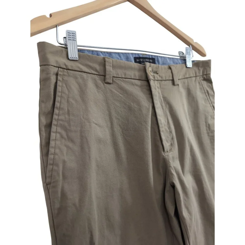 Banana Republic Aiden Chino‎ Pants Mens 31x32 Khaki Slim Fit Flat Front Preppy